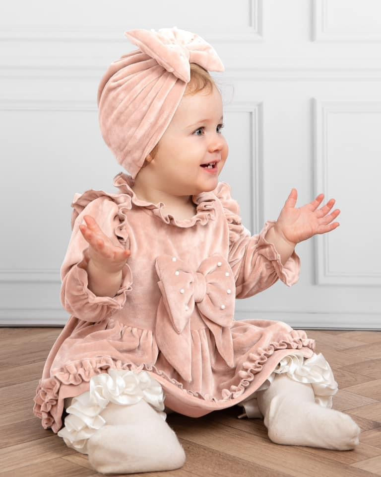 Caramelo AW24 Velour tiered Dress with Pearl Bow & Turban 0321211 Pink